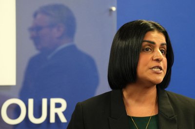Der britischen Innenministerin Shabana Mahmood zufolge soll das Polizeiverhalten im Fall des erstochenen 18-Jährigen in Southampton innerhalb von drei Monaten untersucht werden. (Archivfoto)
