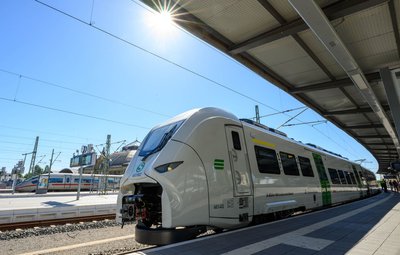 Neue S-Bahn-Züge vom Typ Mireo sollen ab Mitte Juni auf ersten Verbindungen zwischen Halle und Zwickau eingesetzt werden.
