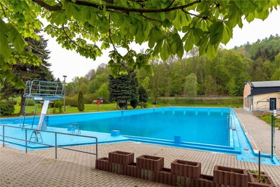 Statt des Freibades hat in Olbernhau die Schwimmhalle geöffnet.
