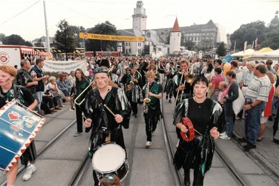 Der Tag der Sachsen 1997 war ein großartiges Fest, 30 Jahre später wird Plauen erneut Gastgeber sein. Doch weil die Großveranstaltung viel Geld kostet, machte so manche Kommune in der Vergangenheit einen Rückzieher.