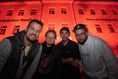 Rico Einenkel, Georg Martin, Randy Reichel, Sebastian Seidel (v.l.) kamen am Eventhaus Bärenstein zusammen. Ohne Musik zu machen. Um ein Zeichen zu setzen.