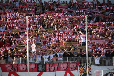Mehr als 6000 Fans verfolgten die Partie in Zwickau.