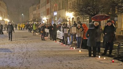 Auf der Petersstraße demonstrierten vor allem Physiotherapeuten und Pflegekräfte gegen eine Impfpflicht für ihre Berufsgruppen. 