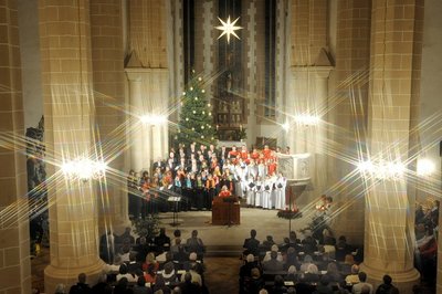 Die Chemnitzer Schloßkirche erstrahlt jährlich zum Benefizkonzert zu Gunsten des Elternvereins krebskranker Kinder.