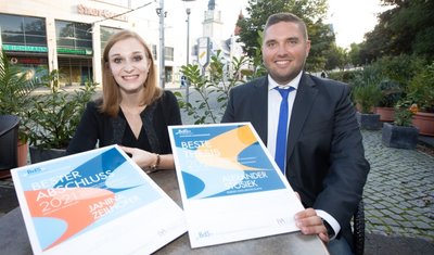 Janina Zeilhofer und Alexander Stosiek schlossen als erster Jahrgang das Studienfach Systemgastronomie mitBravour ab. 