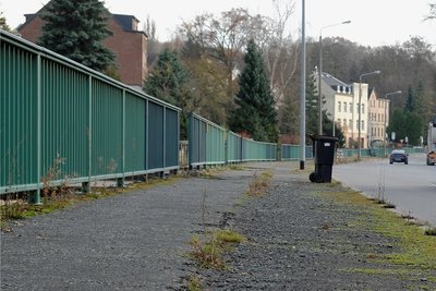 Auf insgesamt 700 Metern, kurz nach dem Abzweig von der B 94 bis zum Ortsausgang, wird die Heinsdorfer Straße neu ausgebaut.