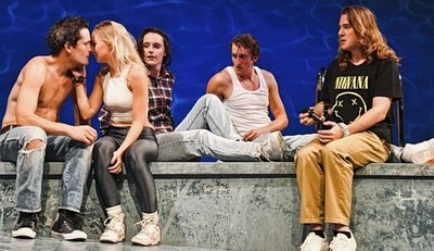 In der Aufführung zu sehen sindFabian Vogt (v. l.), Maria Joachimstaller, Tonja Gold, Peter Peniaška und Yannik Gräf. 