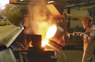 In der Freiberger Spezialgießerei Actech kennen sich die Mitarbeiter mit Hohen Temperaturen aus. 
