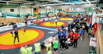 Auf den drei Matten des schick dekorierten Sportareals Erzgebirgsblick gaben die Ringkampf-Veteranen am Freitag und Sonnabend ihr Bestes. Das Beruhigendste daran: Es gab keine ernsthafte Verletzung. 