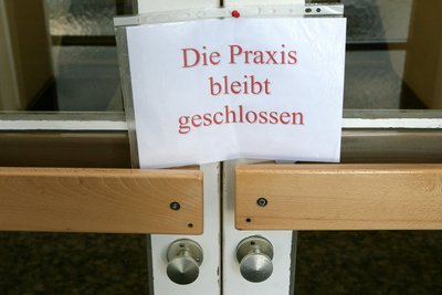 Praxisschließungen – viele Patienten im Vogtland kennen das Problem. (Symbolfoto)