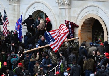 Beim Sturm aufs US-Kapitol am 6. Januar 2021 war auch der damals 19 Jahre alte Kadett Elias Irizarry dabei - mittlerweile hat er eine Anstellung beim US-Verteidigungsministerium. (Archivbild)