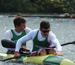 Paddelten 2021 bei der DM in Hamburg zu Silber im K 2 über 500 Meter: Nils Neumann (vorn) und Franz Krones vom KSV Flöha. Beide Talente lernen und trainieren seit 2018 am Stützpunkt des KC Dresden, 