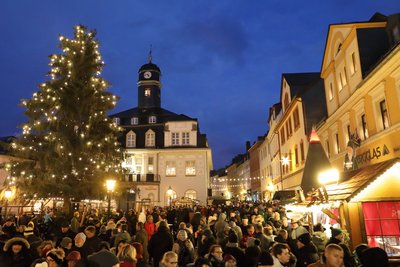 Ein Bild aus Vor-Corona-Zeiten: Dieses Jahr soll der Schwarzenberger Weihnachtsmarkt ausfallen. 