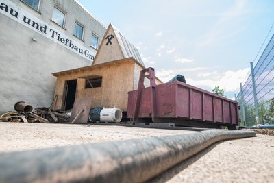 Direkt auf dem Unternehmensgelände am Turleyring befindet sich eine Großbaustelle.