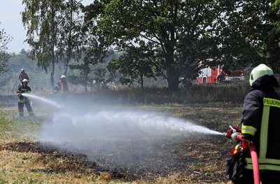 Einsatz gegen die Flammen in Hohenstein-Ernstthal.