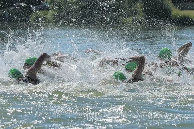 Das Foto vom Schwimmstart des Koberbachtal-Triathlons entstand 2019. Im Vorjahr fehlte aufgrund von Bauarbeiten das Wasser in der Talsperre, sodass nur ein Duathlon ausgetragen wurde. 