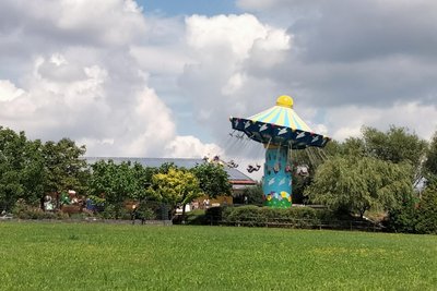 Darf nicht fehlen, das Karussell in der Nähe des Einganges im Sonnenlandpark.