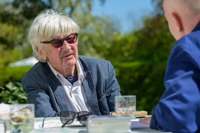 Christoph Hein im Gespräch mit der „Freien Presse“. Er sagt, dass ihn das Erstarken der AfD in Deutschland erschüttert.