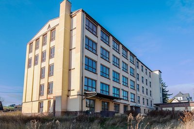 Das ehemalige Berufsbildungszentrum in Thalheim. Die Stadträte haben den geplanten Um- und Ausbau nun zu den Akten gelegt. Zu teuer, zu wenig Nutzungsmöglichkeiten. 