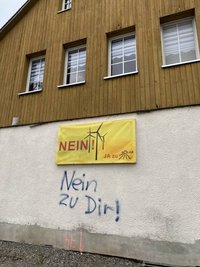 Auch dieses Wohnhaus in der Schönerstädter Hauptstraße wurde beschmiert.