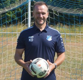 Karsten Oswald freut sich auf die Aufgabe beim VfB Empor Glauchau. Am 5.Juli ist Trainingsauftakt. Zuletzt war der 46-Jährige bei Stahl Riesa tätig und fuhr gegen den VfB Empor einen Sieg ein. 