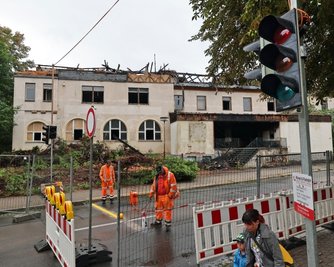 Vor dem "Uni" an der Glauchauer Straße in Lichtenstein.