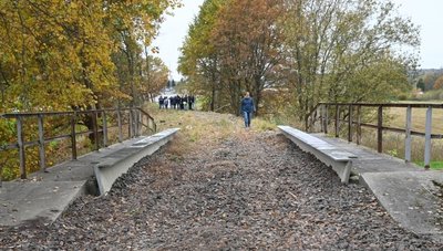 Läuft alles wie geplant, werden auf diesem Abschnitt der einstigen Eisenbahnstrecke von Chemnitz nach Grüna Ende des Jahres bereits Radfahrer unterwegs sein. 
