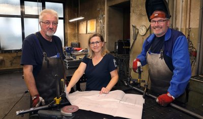 Sie sind die Macher im kleinen Team von Metallbau Schürer in Beierfeld (v. l.): Falk Gläser, Geschäftsführerin Romy Zimmermann und Stephan Böttger. Für sie gilt: Geht nicht, gibt's nicht! 