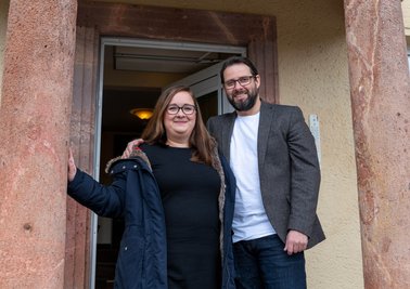 Mandy und Alexander Simon haben sich mit dem Kauf der Immobilie einen lang gehegten Traum erfüllt.