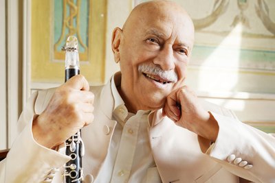Giora Feidman, der King of Klezmer, tritt am 27. November in der Plauener Pauluskirche auf.