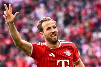 36 Tore: Schützenkönig Kane sorgt mit Hattrick für Novum - Drei Tore am letzten Spieltag: Bayern-Stürmer Harry Kane beendet auch seine dritte Bundesliga-Saison als Torschützenkönig.