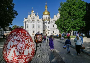 Infolge russischen Raketenbeschusses ist die Mariä-Entschlafens-Kathedrale des Unesco geschützten Höhlenklosters in der ukrainischen Hauptstadt in Kiew in Brand geraten. (Archivbild)