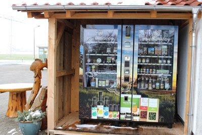 So könnte der Lebensmittelautomat in Berthelsdorf aussehen. Dieser Automat stand erst in Langhennersdorf und steht jetzt in der Freiberger Gerberpassage.