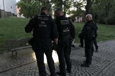 Kontrollen im Lutherpark in Plauen hat es in jüngster Vergangenheit einige gegeben. Unter anderem weil Cannabis gedealt wurde. Aber darf es dort konsumiert werden?