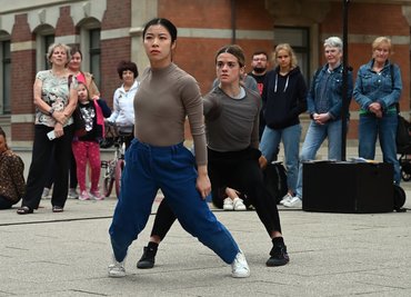 Das Stück "Push" auf dem Chemnitzer Brühl am Donnerstagabend. 