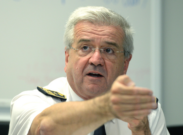 Hermann Schröder - Kommissionschef