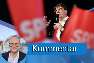Florian von Brunn, Spitzenkandidat der SPD in Bayern, spricht bei der Wahlparty zu den Anhängern.