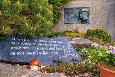 Anton Günthers letzte Ruhestätte. Am Samstag zum 145. Geburtstag wird es hier wieder voll. Fans aus Sachsen haben sich angekündigt.