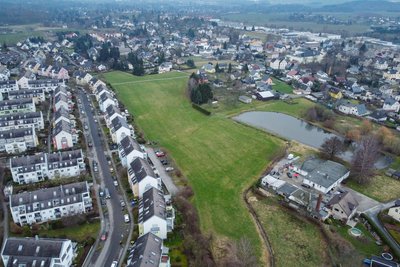 Die Wiese am Reutherteich in Grüna sollte ursprünglich bebaut werden.