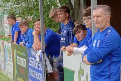 Andreas Neugebauer, Trainer der SpG Bergen/Tirpersdorf (rechts) schied mit seinem Team unglücklich aus.