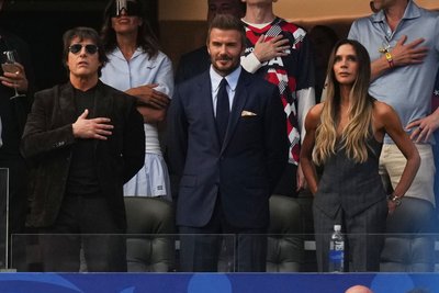 Tom Cruise, David Beckham und seine Frau Victoria Beckham zählten zu den Promis auf den Tribünen.