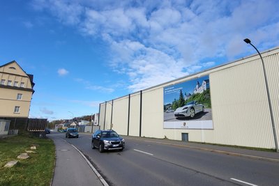 Die B 101 in Schwarzenberg führt auch am Porsche Werkzeugbau vorbei.