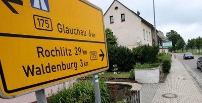 Von Remse aus ist es weder nach Waldenburg noch nach Glauchau weit. Doch die Gemeinde will momentan eigenständig bleiben, ebenso der Nachbarort Oberwiera.