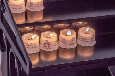 Die Teilnehmer gedachten der Opfer des Unglücks.