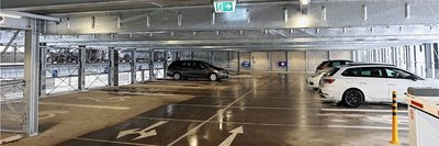 Zwei der sieben Ebenen im altstadtnahen Parkhaus sind für Kurzzeitparker vorgesehen. Hier findet man derzeit noch leicht einen freien Platz, zumal die erste Stunde Parken kostenfrei ist. 