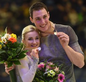 Aljona Savchenko und Bruno Massot erkämpften trotz schwieriger Vorbereitung Silber.