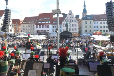 Der Freiberger Obermarkt war am Donnerstagabend gut gefüllt.