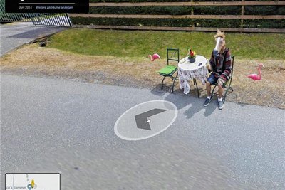 Skurrile Momentaufnahme: Im Kanadischen British Columbia schaffte es ein Bananen essendes "Pferd" vor die Kamera.