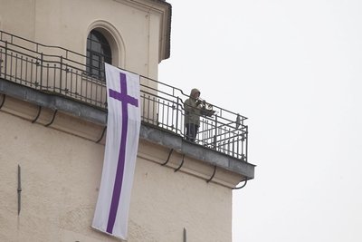 Fast täglich um 12 Uhr bläst Heiko Brosig, Kantor der Johanniskirche, Hoffnungs-Melodien auf seiner Trompete.