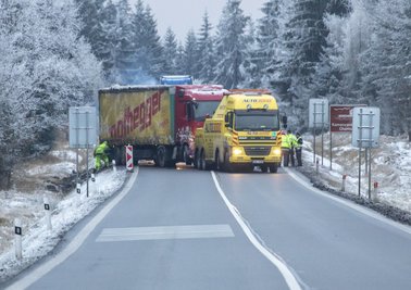 Ein Lkw-Unfall verursachte am Donnerstagnachmittag einen langen Stau. 